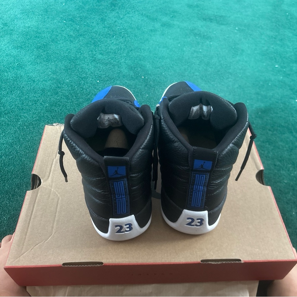 Jordan 12 retro hyper royal, size 10